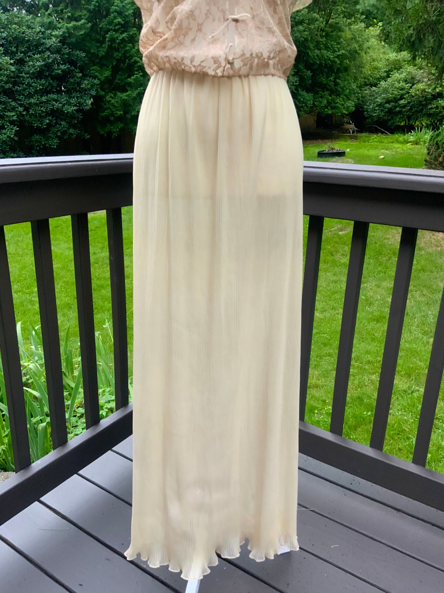 Hand Dyed 1940s Champagne Lace Bridal Gown Pleated Wedding Dress Vintage Boudoir Dress
- 40B3
