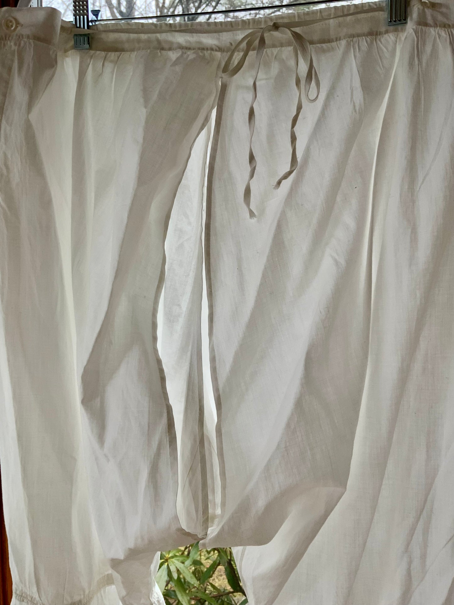 Edwardian White Cotton Bloomers with Broderie Anglaise Lace Hem – Antique Open Drawers Lingerie c.1905–1915-ED67