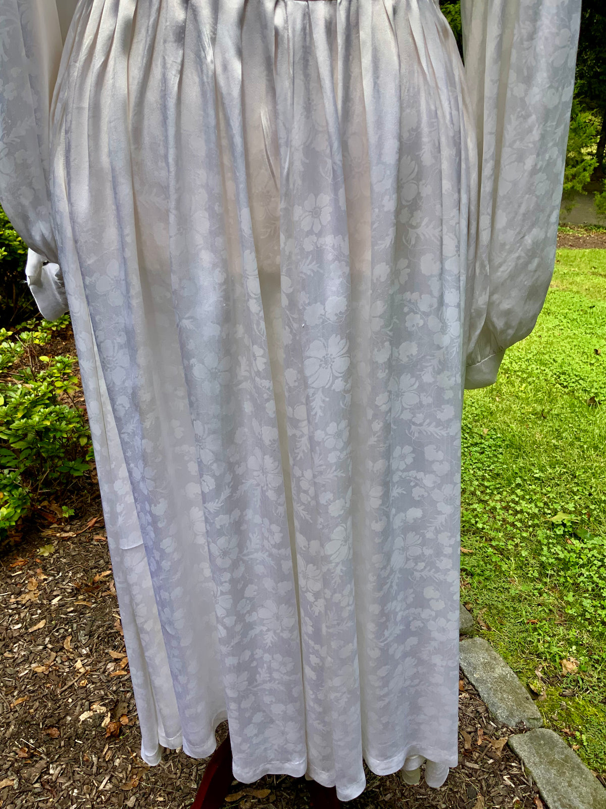 Vintage 1960s 1970s White Floral Jacquard Satin Robe with Pearl Buttons and Lace Appliqués.60R