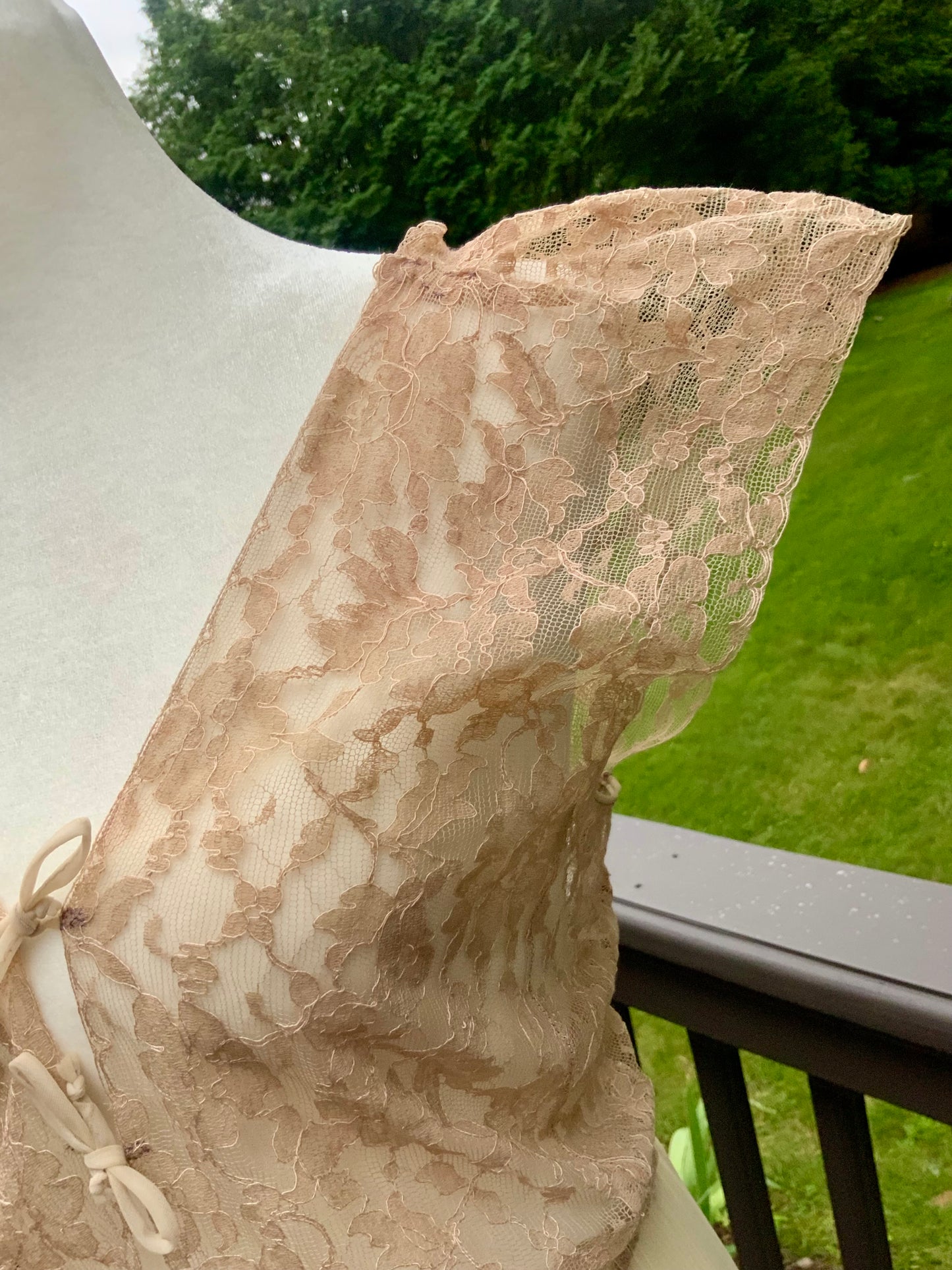 Hand Dyed 1940s Champagne Lace Bridal Gown Pleated Wedding Dress Vintage Boudoir Dress
- 40B3