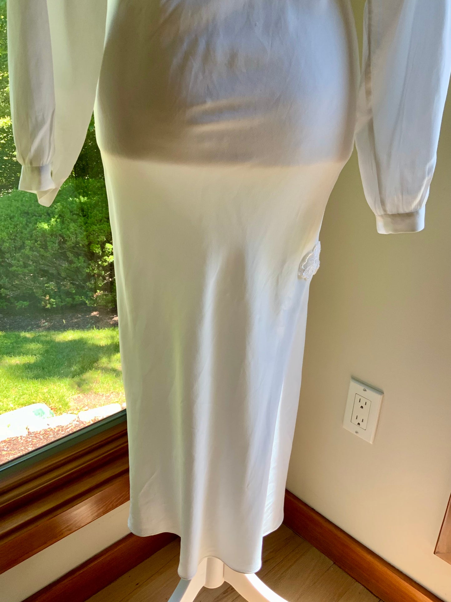 Vintage Ivory Silk Satin Long Sleeve Bridal Gown | Deep V-Neck Lace Maxi Dress-70BD