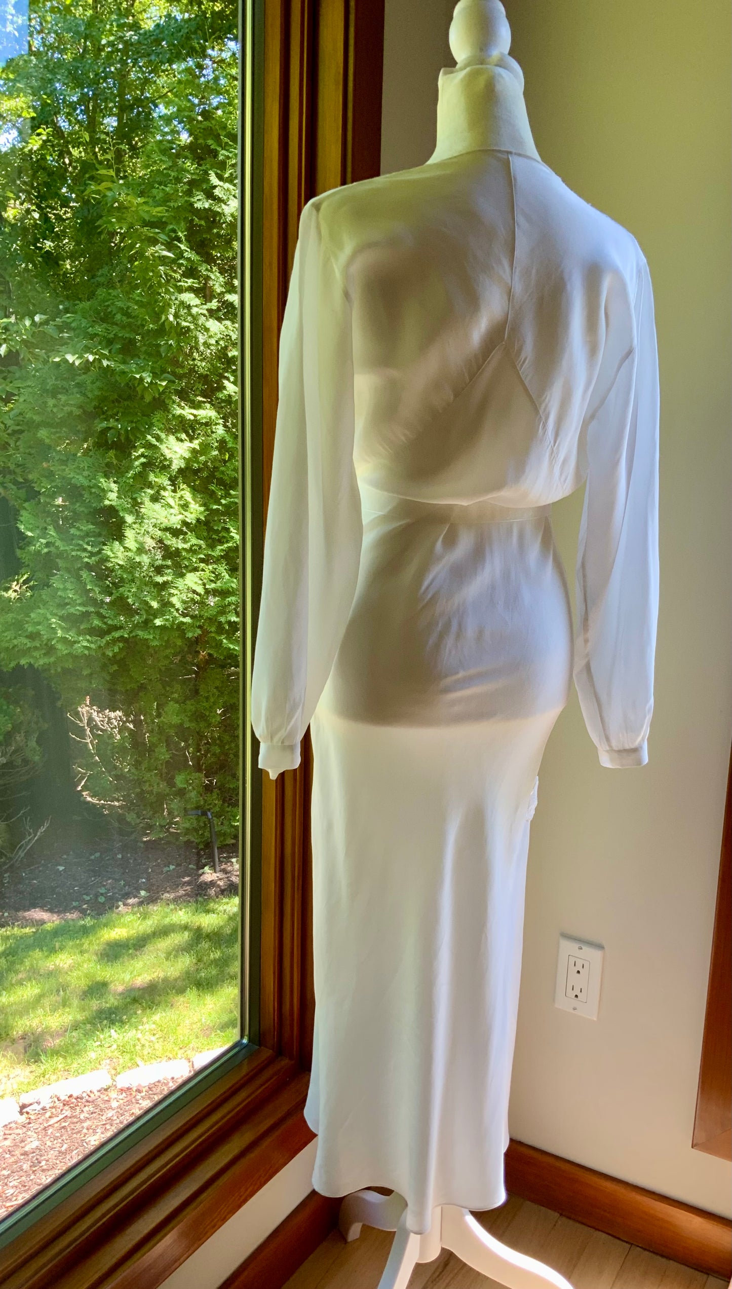 Vintage Ivory Silk Satin Long Sleeve Bridal Gown | Deep V-Neck Lace Maxi Dress-70BD