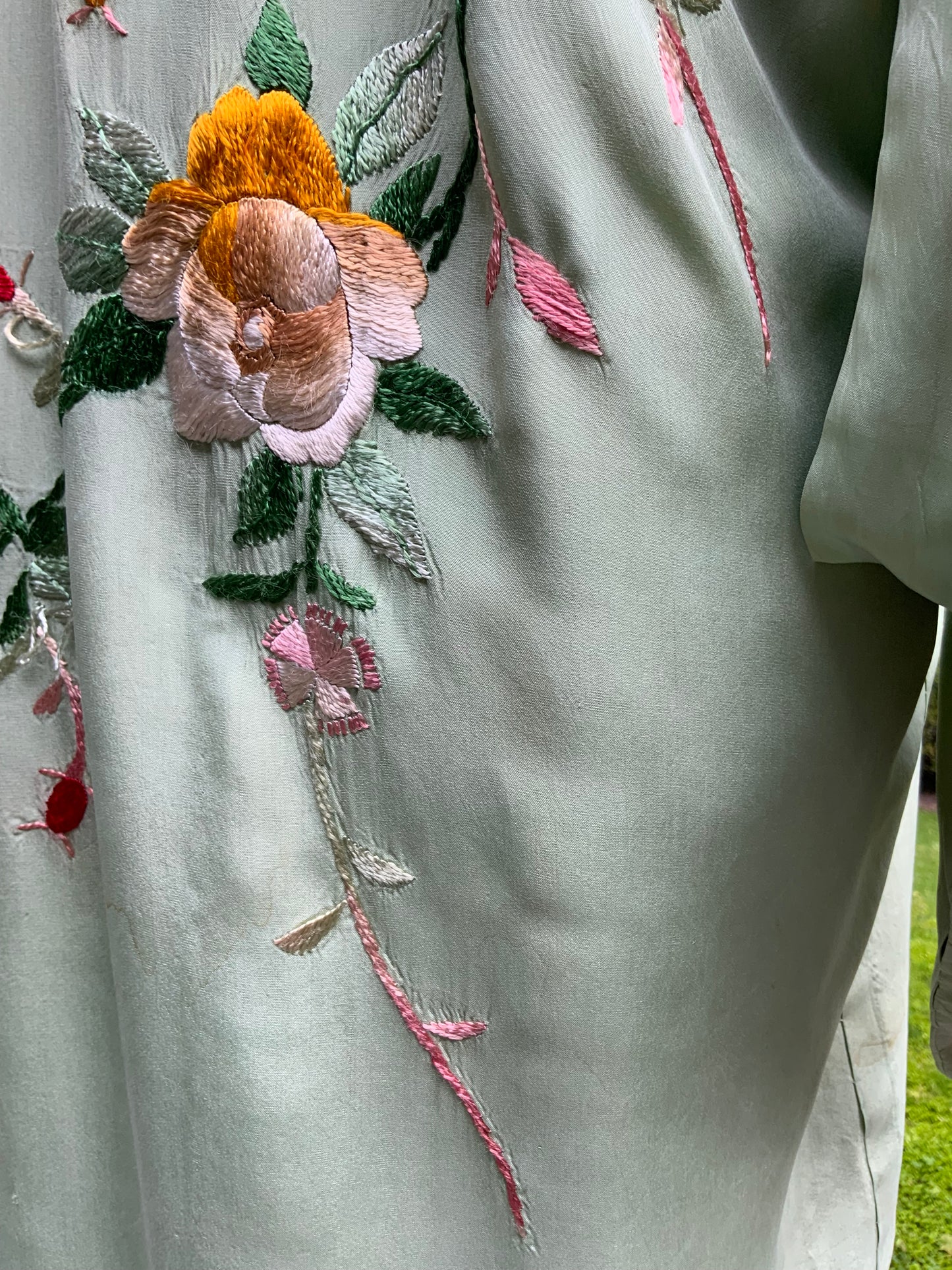 Vintage Japanese Silk Embroidered Kimono | Celadon Green Floral Robe
-40CD