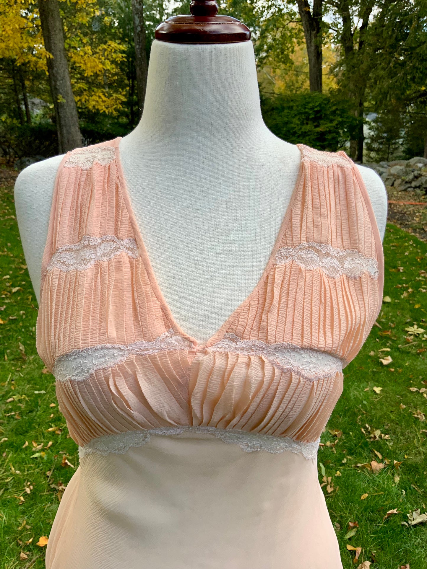 Untit 1930s Pleated Chiffon & Lace Silk Nightgown – Old Hollywood -1938/1942 - 30AN