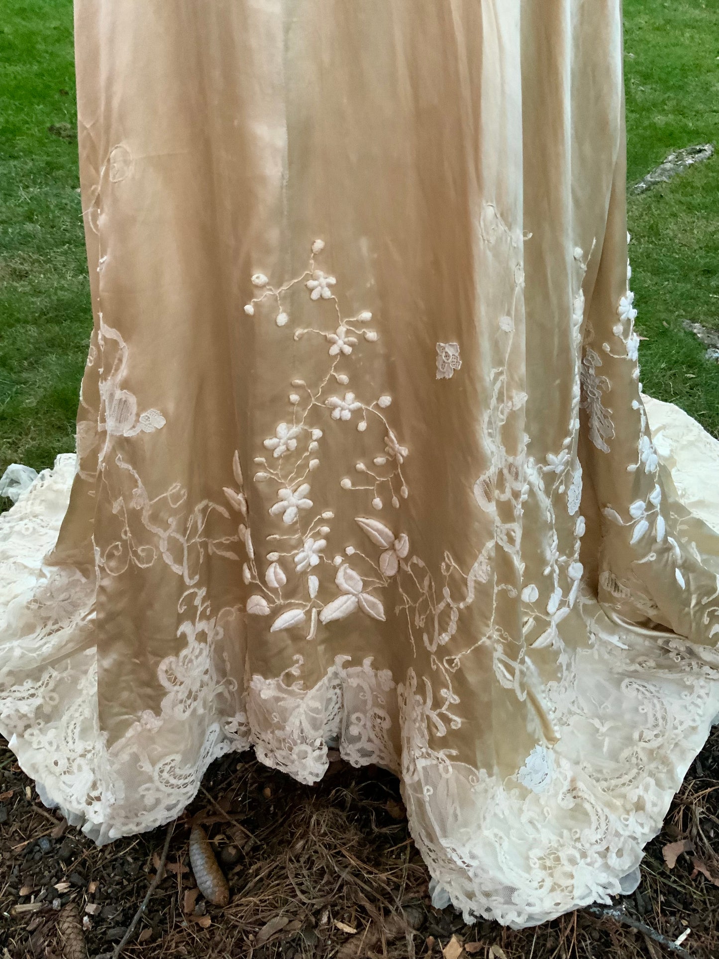 Victorian Silk Wedding Gown - 1890 - VI8