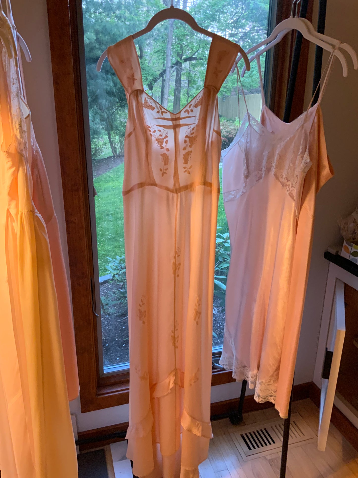 1930s Peach Silk Embroidered Gown with Train. Alternative Vintage Bridal Dress.30CF