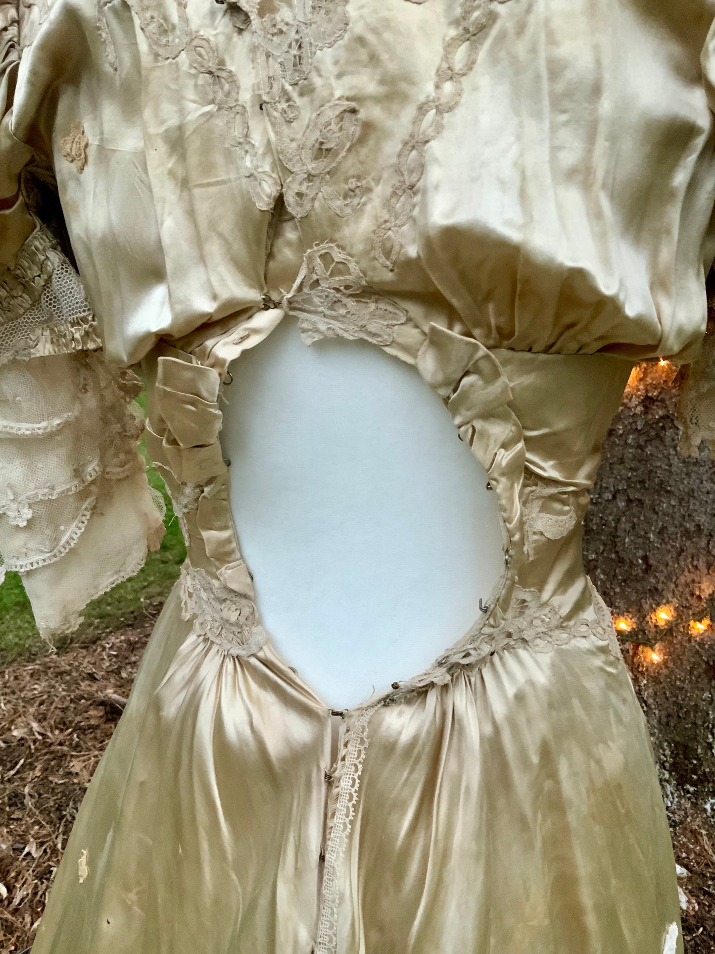 Victorian Silk Wedding Gown - 1890 - VI8