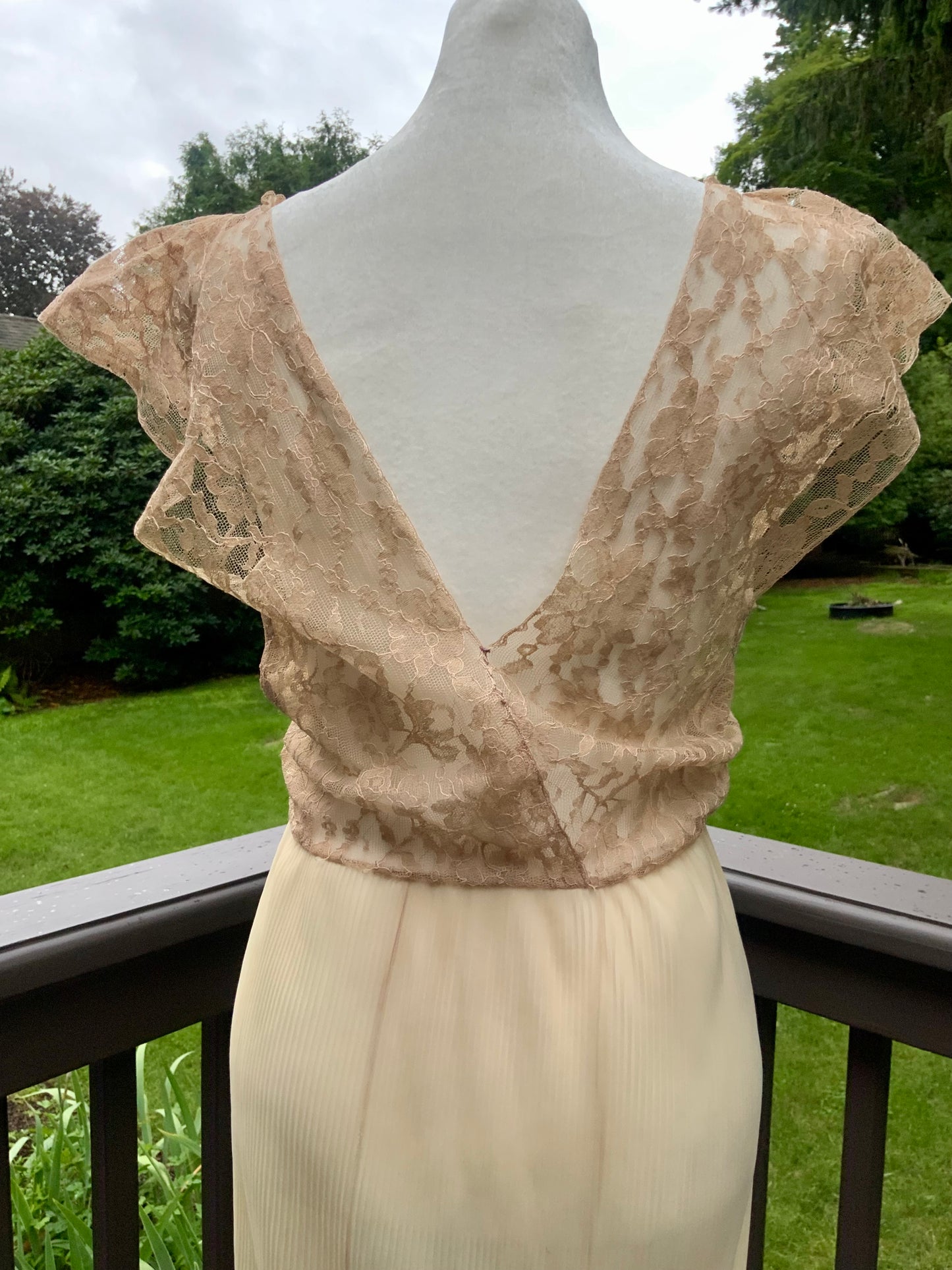 Hand Dyed 1940s Champagne Lace Bridal Gown Pleated Wedding Dress Vintage Boudoir Dress
- 40B3