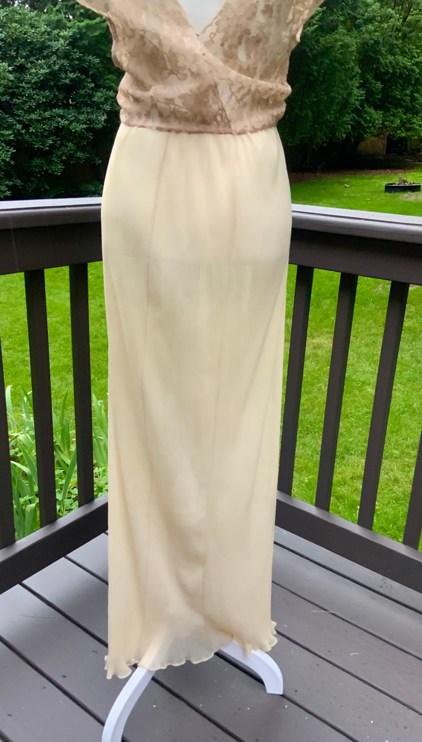 Hand Dyed 1940s Champagne Lace Bridal Gown Pleated Wedding Dress Vintage Boudoir Dress
- 40B3