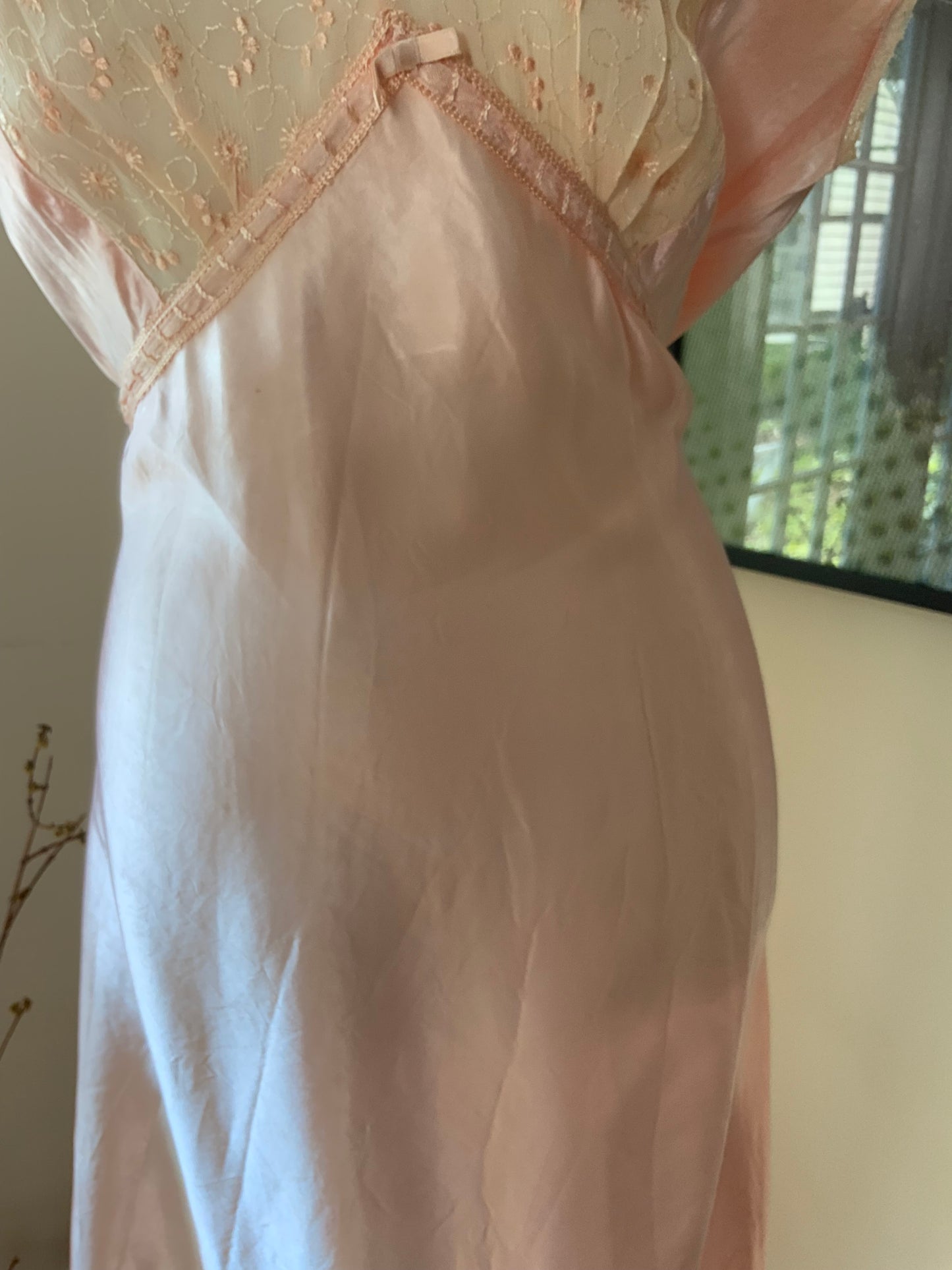 Satin  PeachNightgown Embroidered - 40s - L