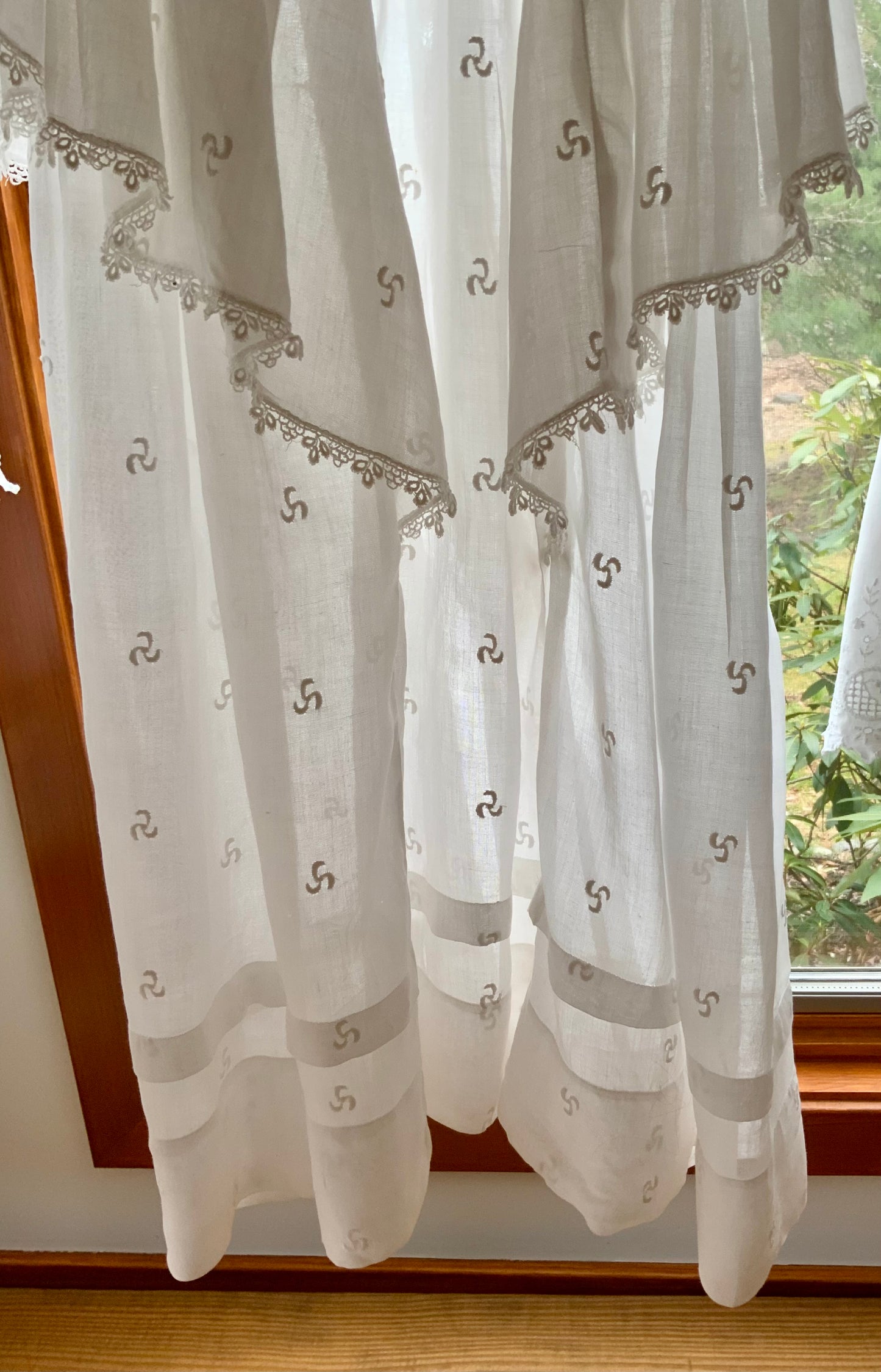 Edwardian Lingerie Dress 1915–1925 Sheer Embroidered Cotton with Lace Detail-ED73