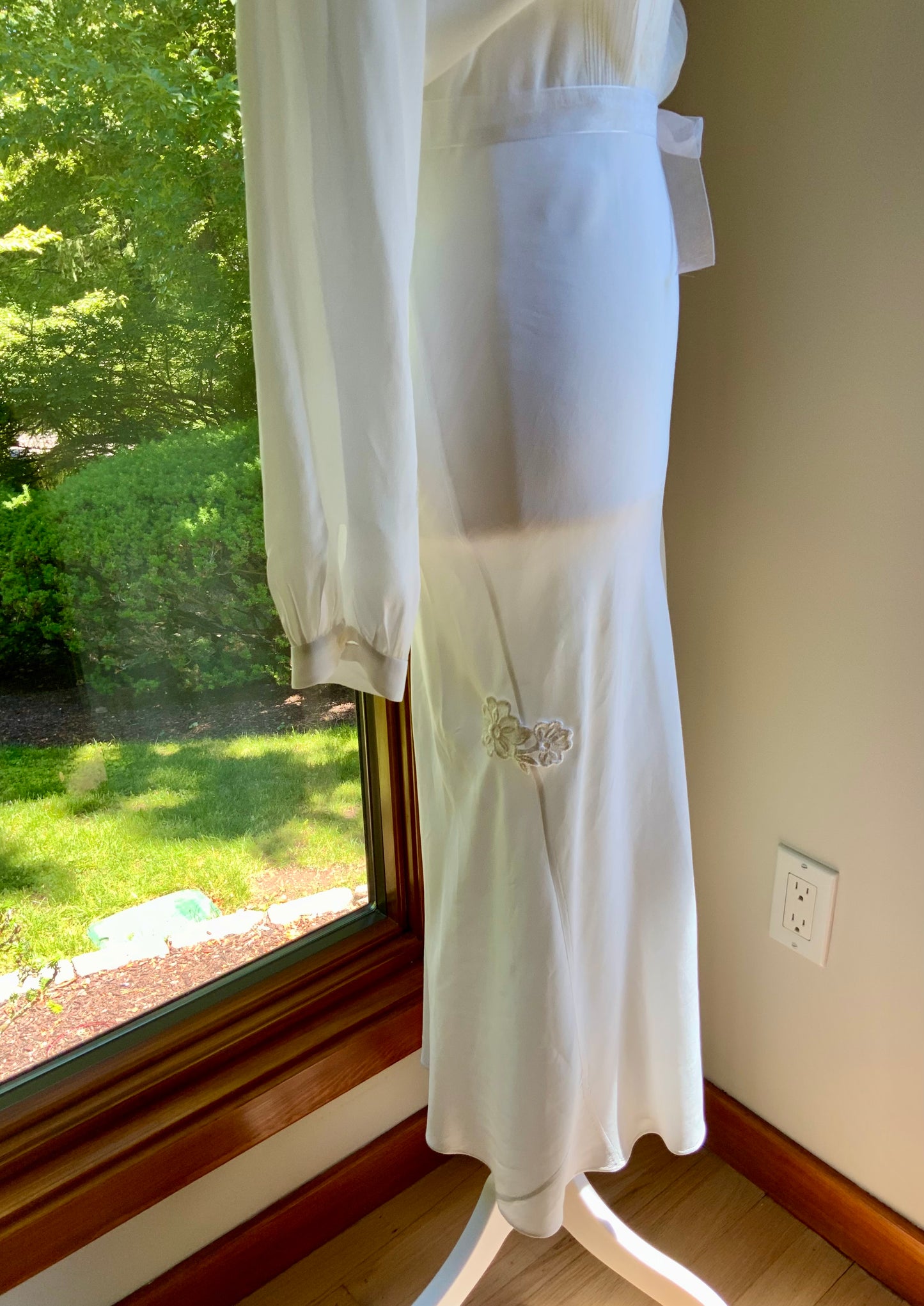 Vintage Ivory Silk Satin Long Sleeve Bridal Gown | Deep V-Neck Lace Maxi Dress-70BD
