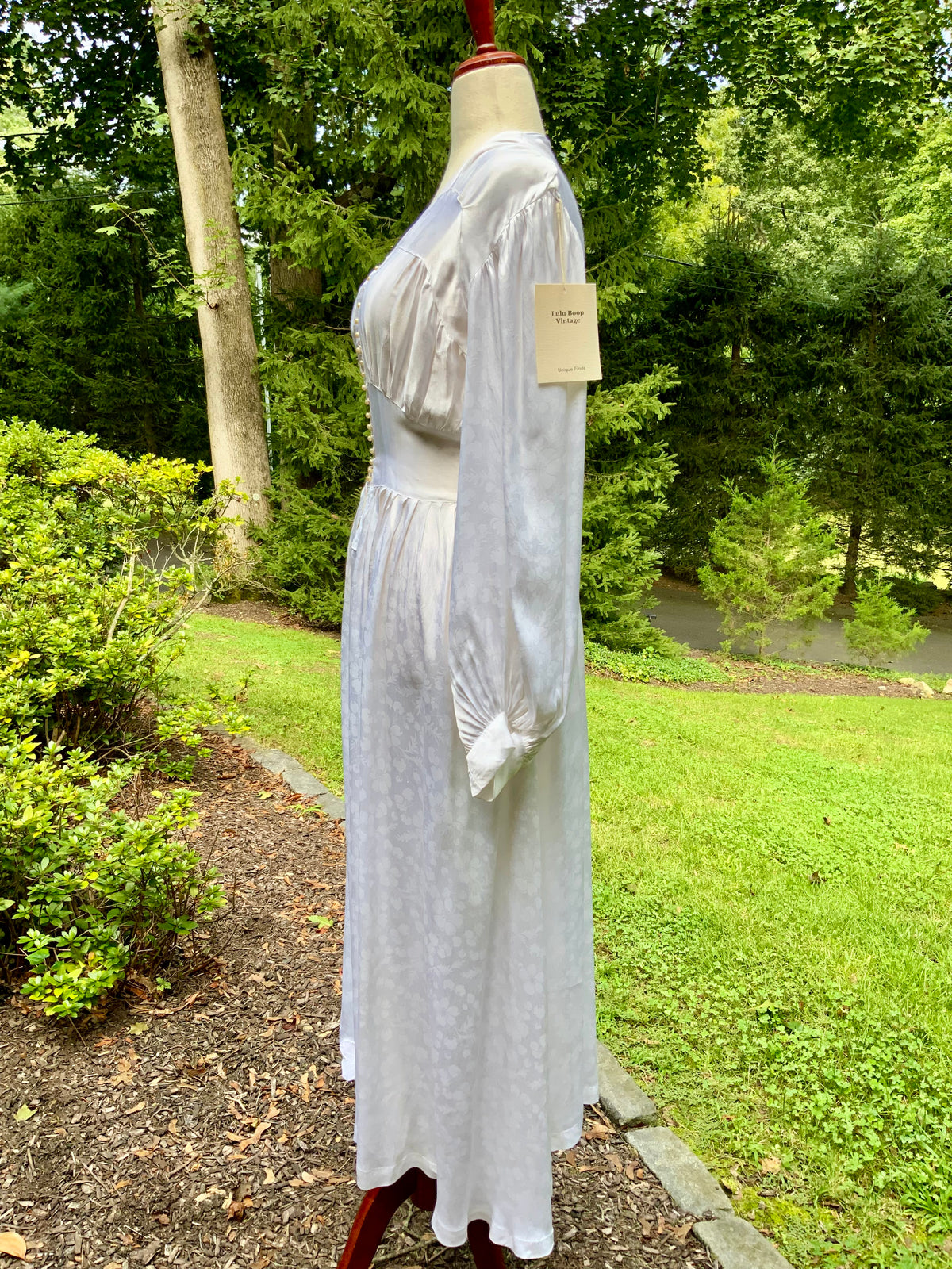 Vintage 1960s 1970s White Floral Jacquard Satin Robe with Pearl Buttons and Lace Appliqués.60R
