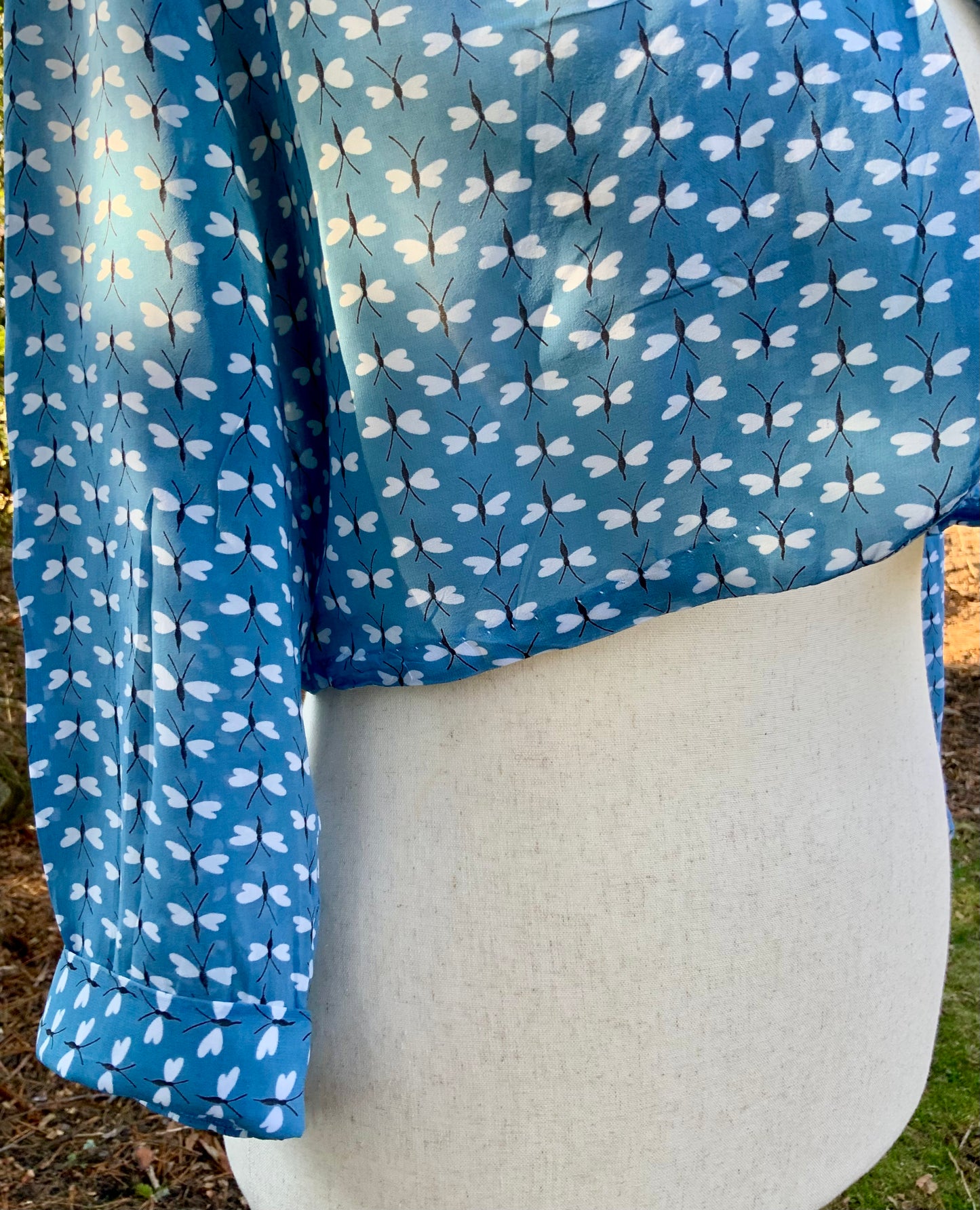 Vintage 1940s Dragonfly Print Rayon Cropped Jacket – Novelty Print Blue Lounge Bolero – Mid Century Resort Wear-40R