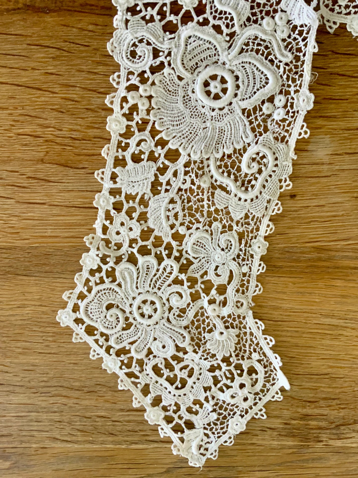 Antique Lace Statement Collar – Edwardian Inspired Guipure Floral Lace Detachable Collar