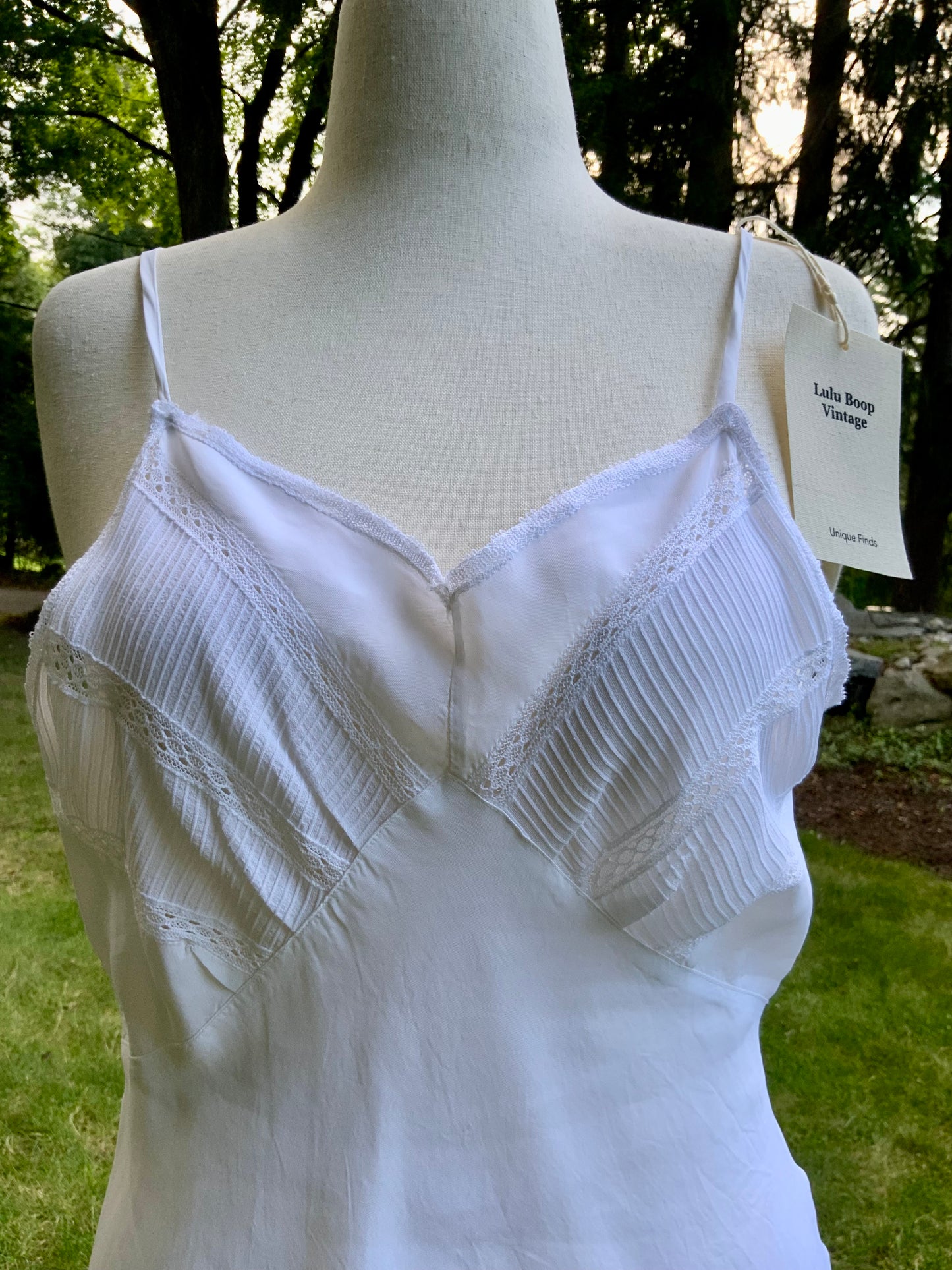 1940s White Slip Dress. Pleated Lace Bodice. Bias Cut. Double Flounce Hem
-30CP