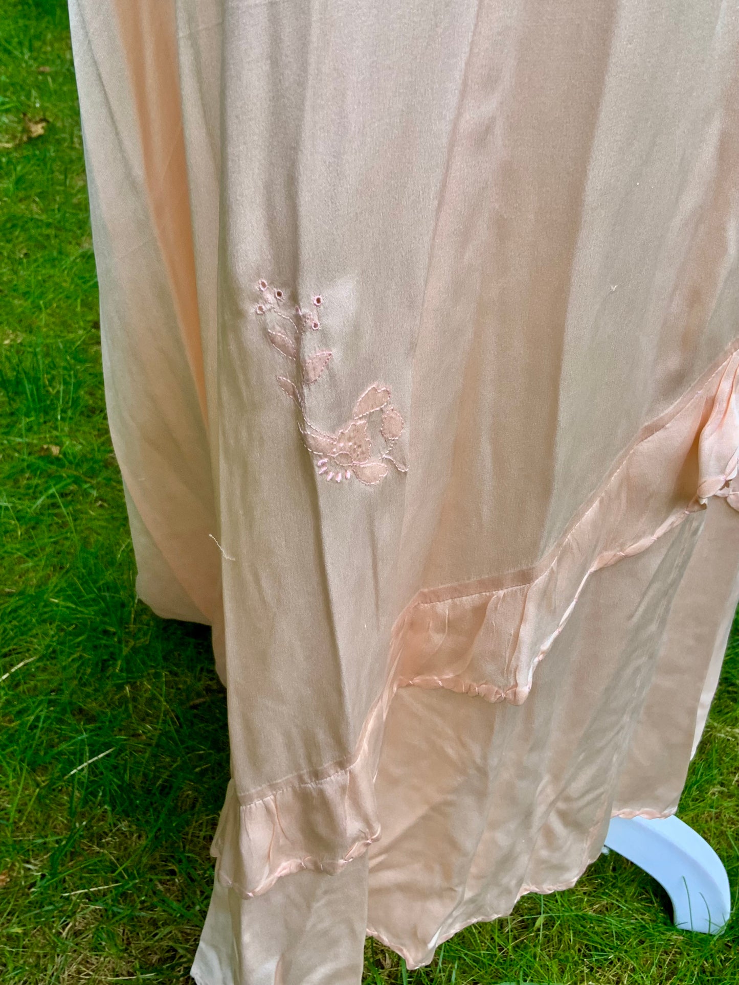 1930s Peach Silk Embroidered Gown with Train. Alternative Vintage Bridal Dress.30CF