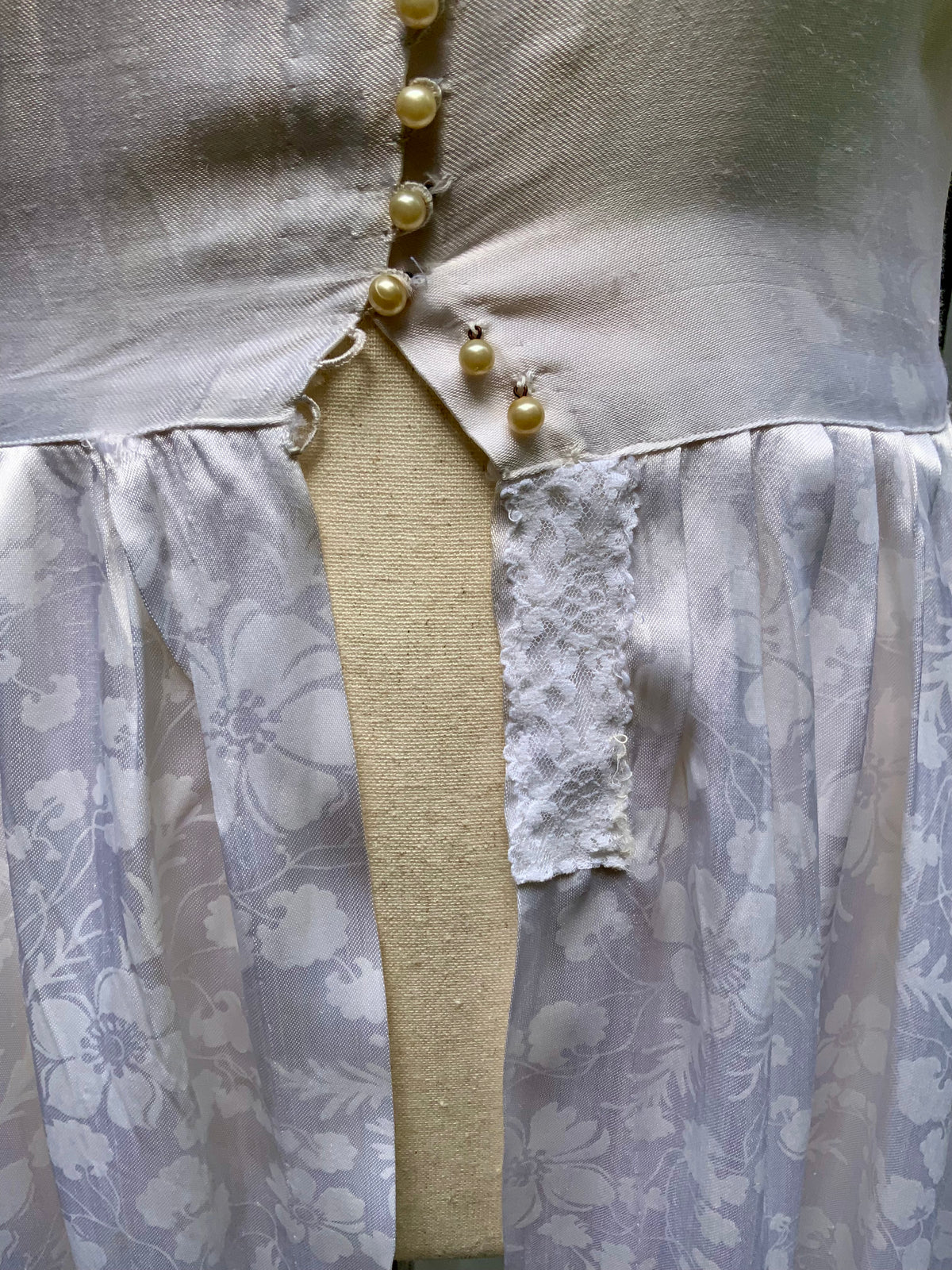 Vintage 1960s 1970s White Floral Jacquard Satin Robe with Pearl Buttons and Lace Appliqués.60R