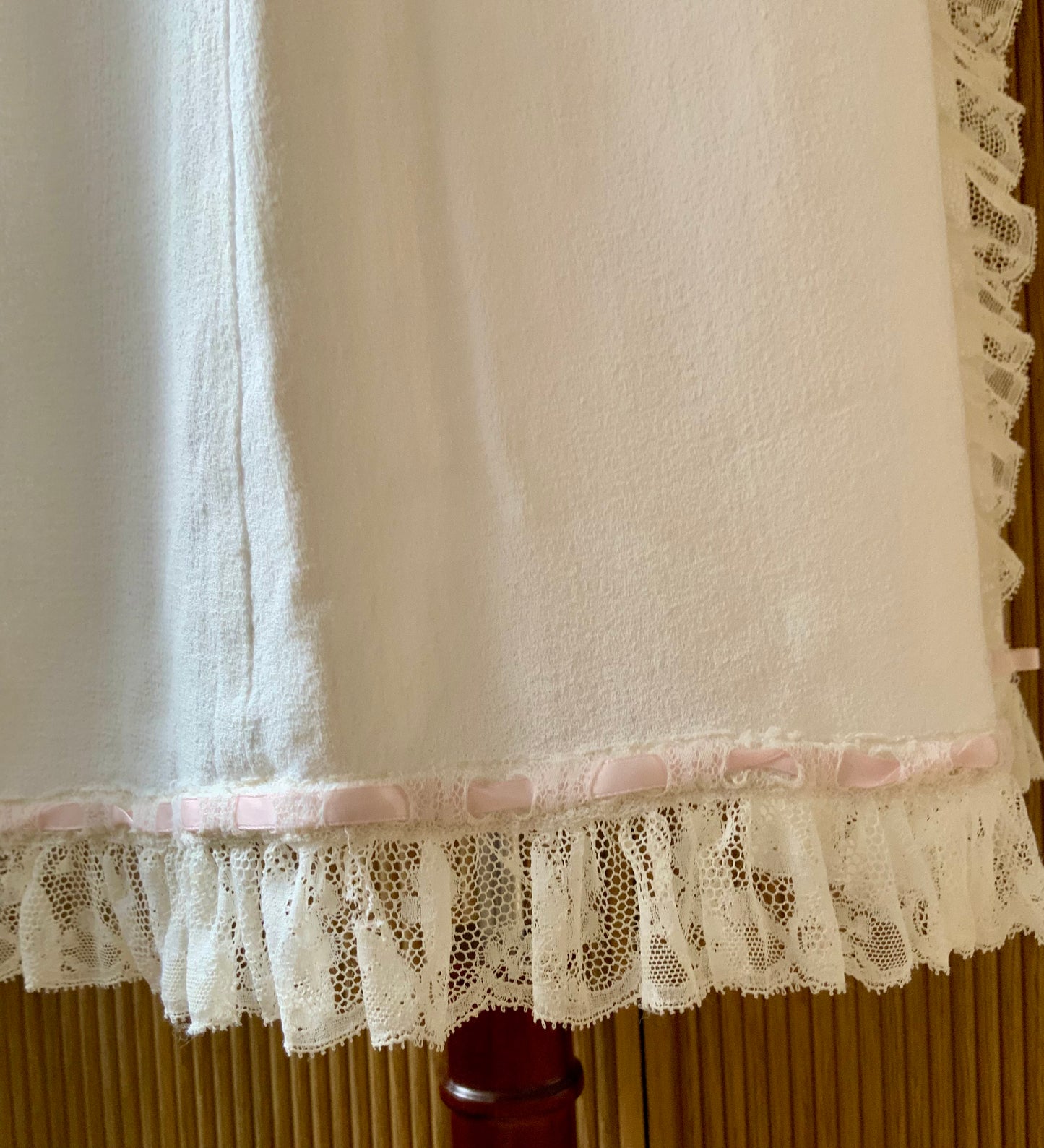 1950s Vintage Nylon Crepe Peignoir Robe Lace Ribbon Embroidered Boudoir Lingerie-50BF