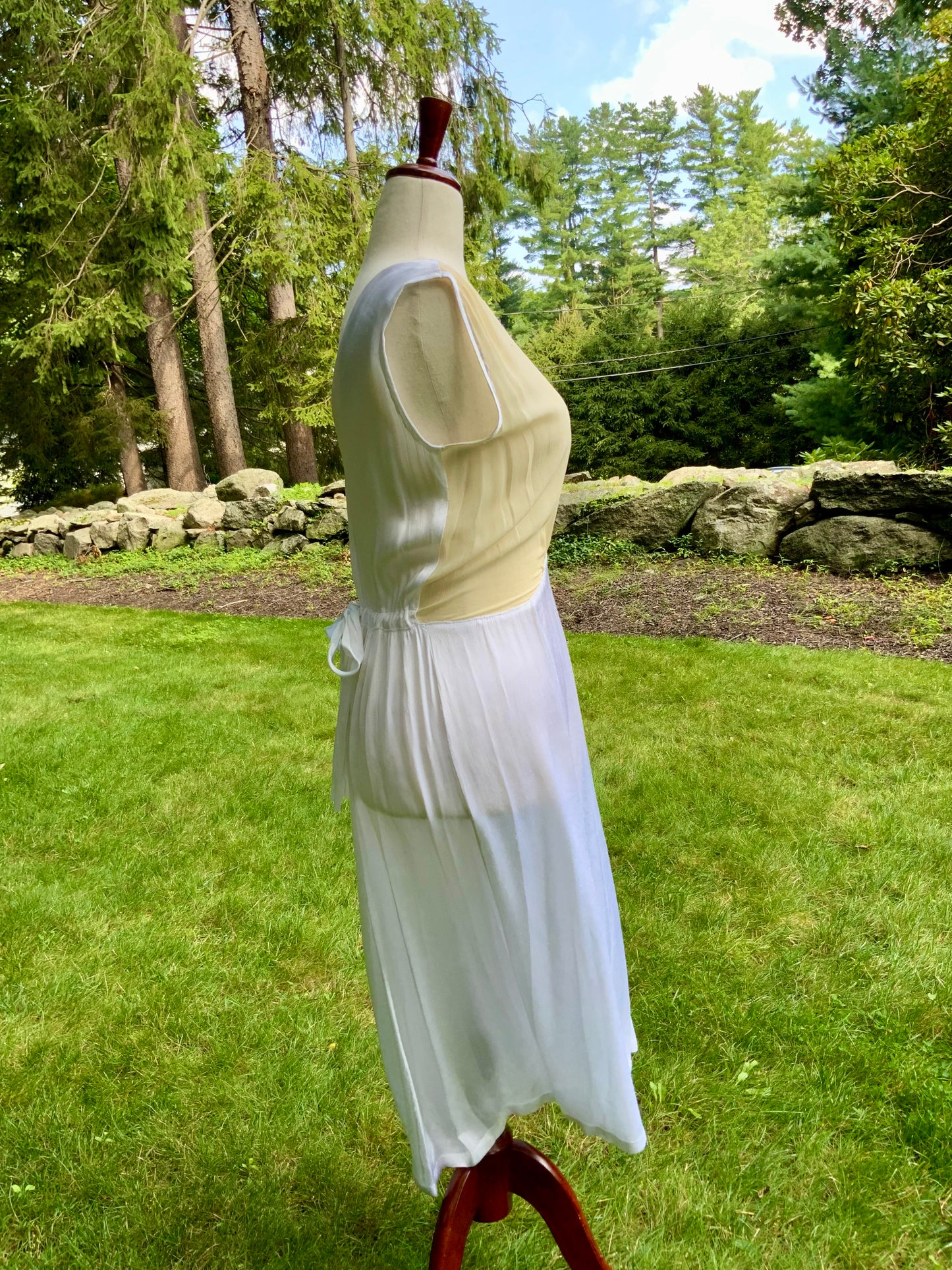 1930s Ivory Silk Chiffon and White Satin Boudoir Dress. Bridal Boudoir. 30cc