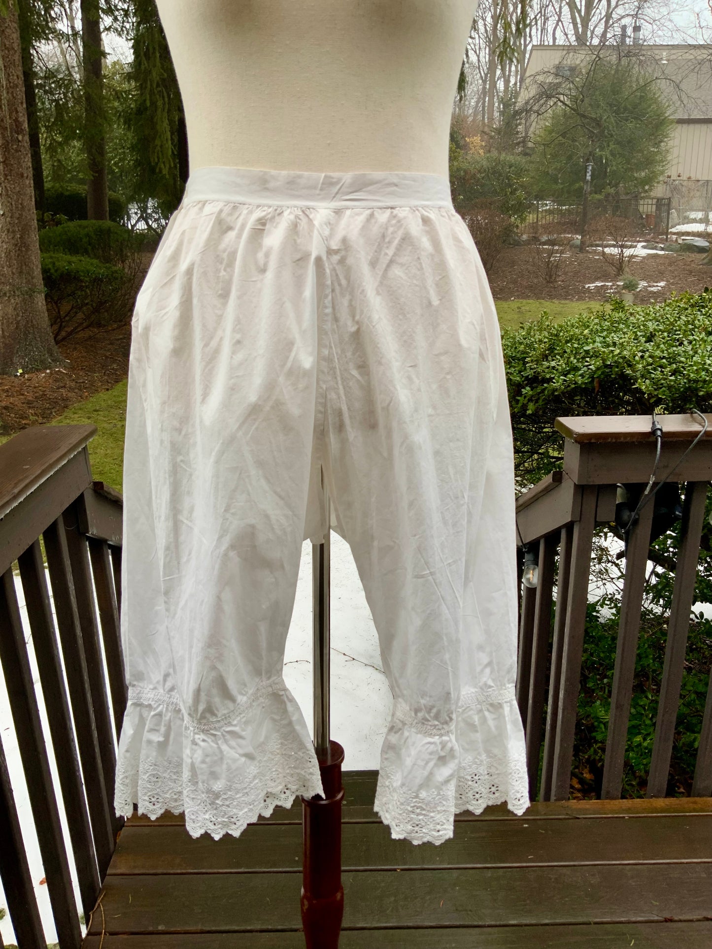 Edwardian White Cotton Bloomers with Broderie Anglaise Lace Hem – Antique Open Drawers Lingerie c.1905–1915-ED67