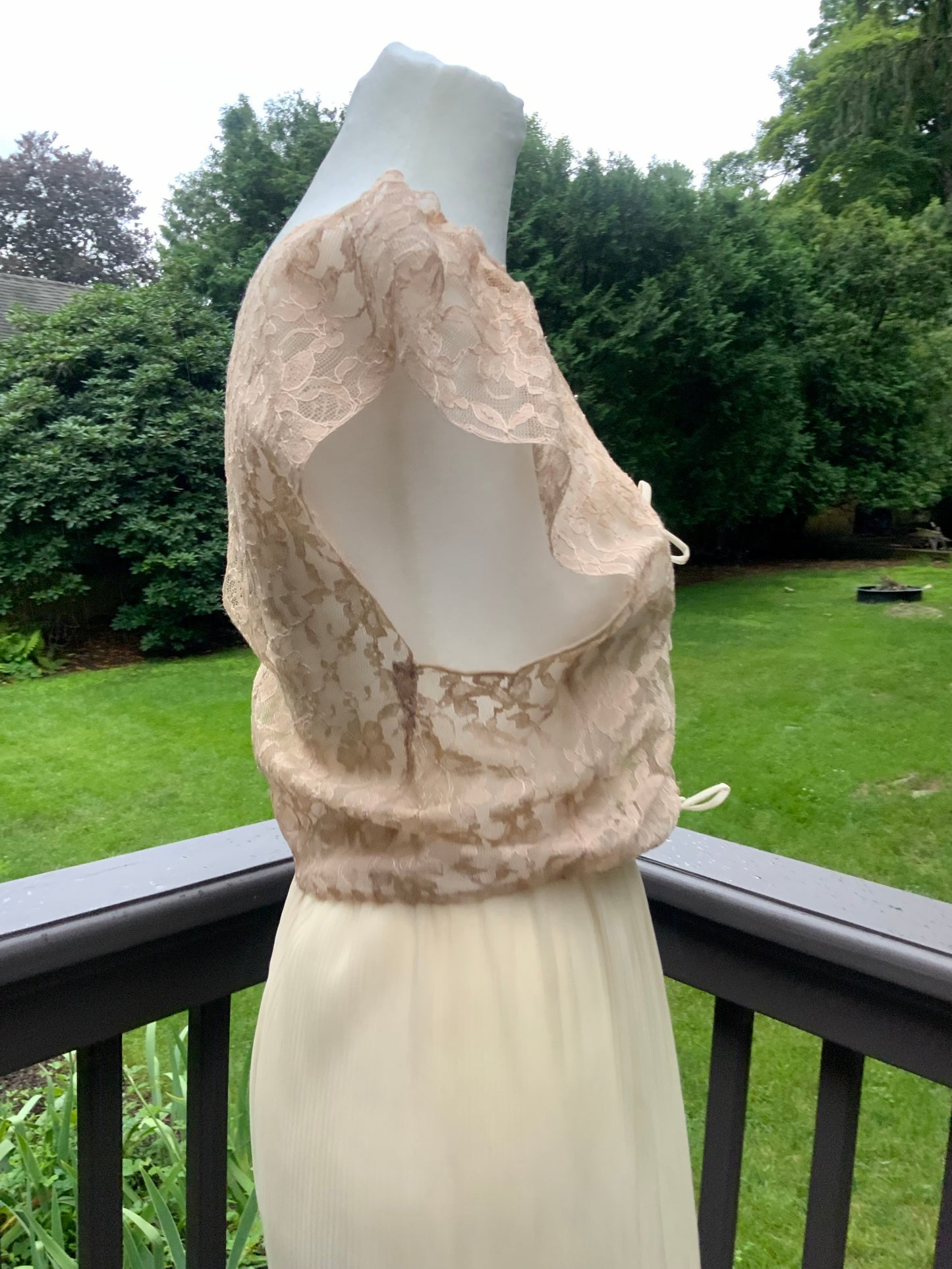 Hand Dyed 1940s Champagne Lace Bridal Gown Pleated Wedding Dress Vintage Boudoir Dress
- 40B3