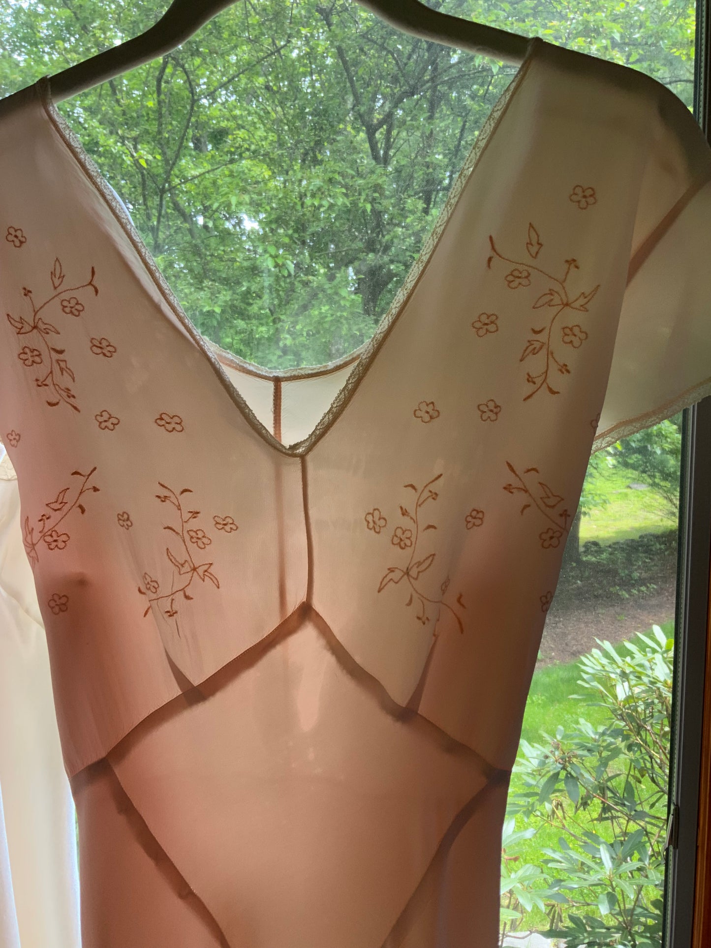 1930s Peach Embroidered Nightgown. Bias Cut Gown with Flutter Sleeves and Sash. Old Hollywood Lingerie.30CO.