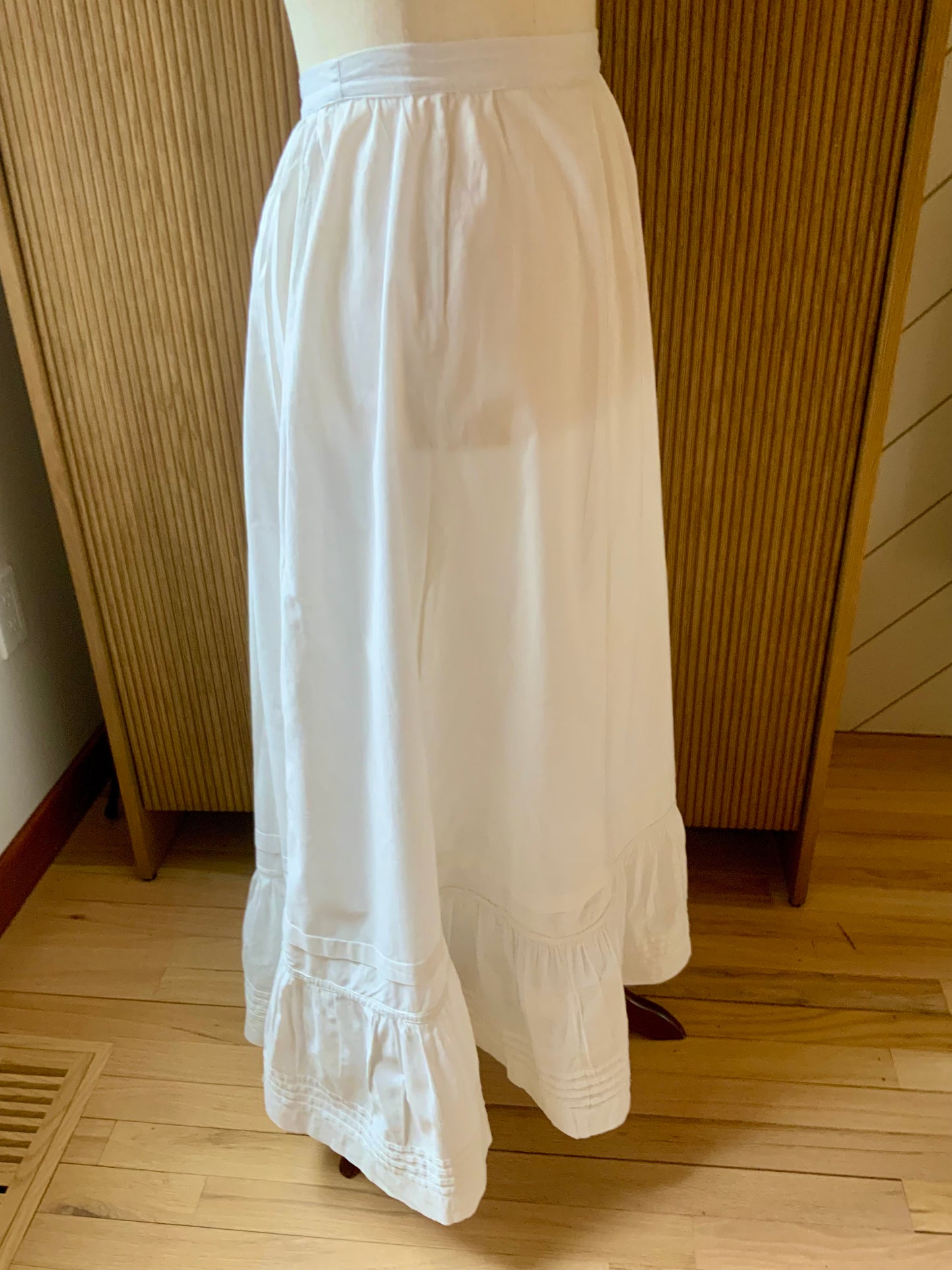 Antique Edwardian White Cotton Petticoat Skirt with Hand-Applied Vintage Appliqués-ED75