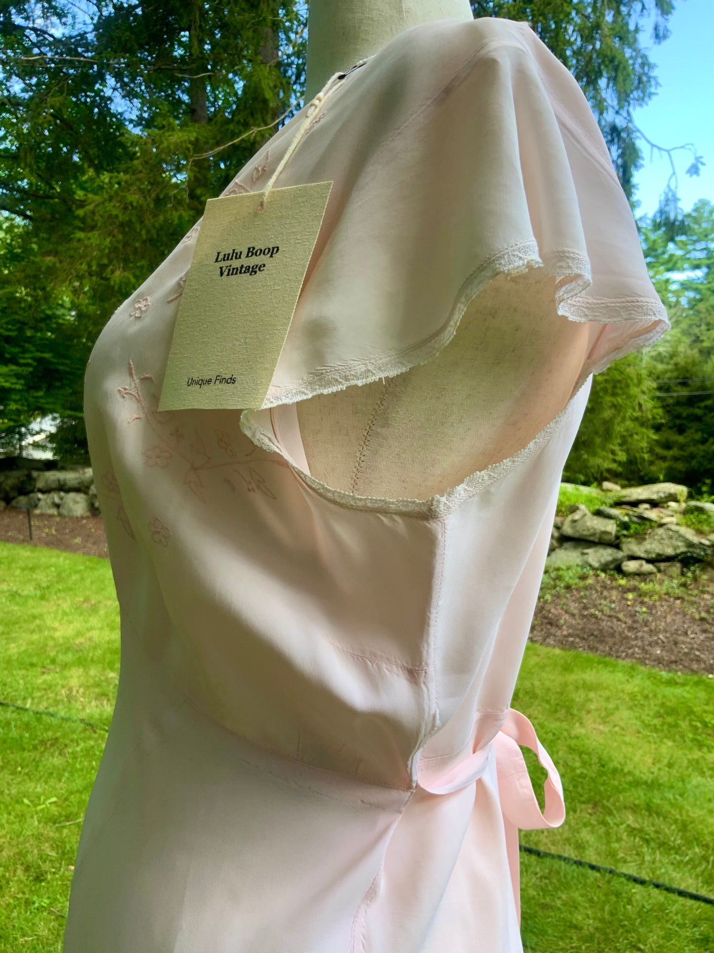 1930s Peach Embroidered Nightgown. Bias Cut Gown with Flutter Sleeves and Sash. Old Hollywood Lingerie.30CO.
