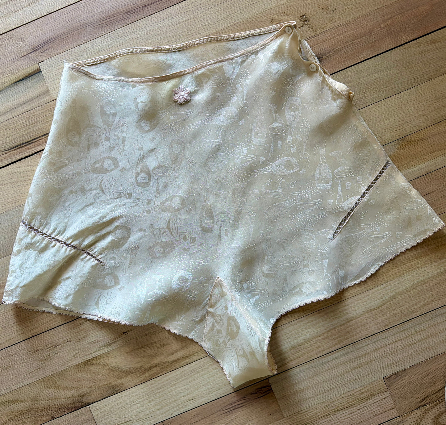 1950s Champagne Novelty Jacquard Tap Pants | Silk Blend Cocktail Motif Boudoir Shorts-50BE