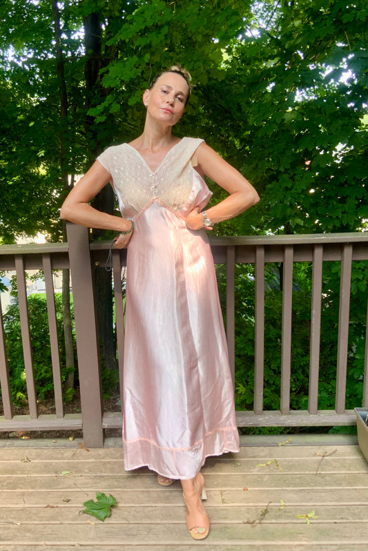 Satin  PeachNightgown Embroidered - 40s - L