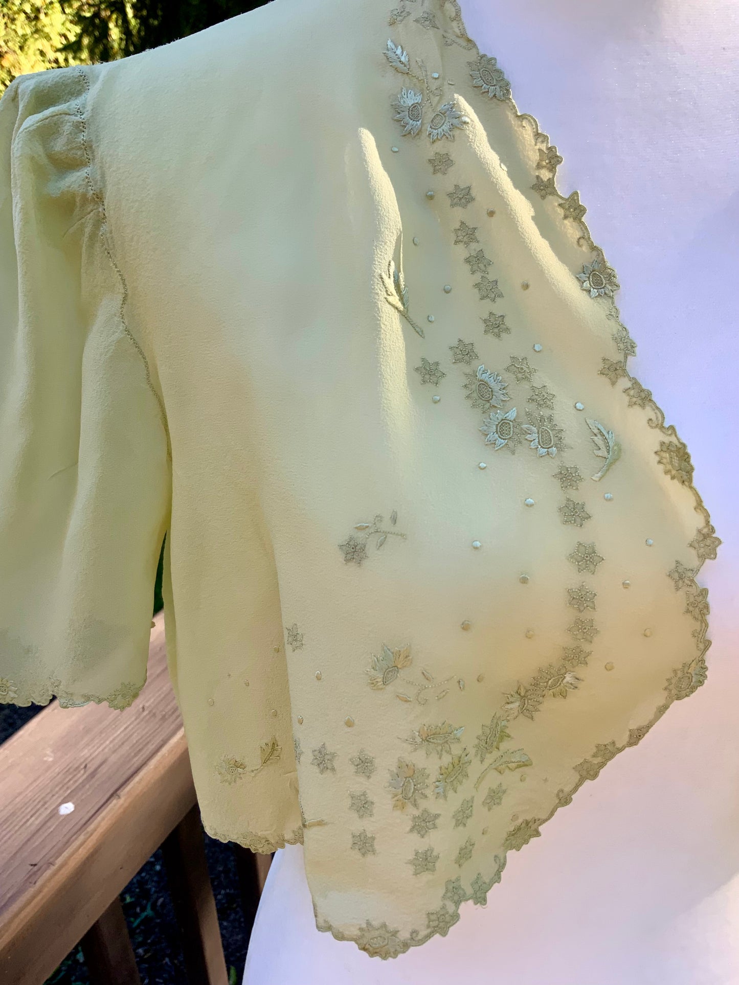 Silk Bed Jacket  Embroidered - Vintage Bed Jacket - 20s. - 20AN