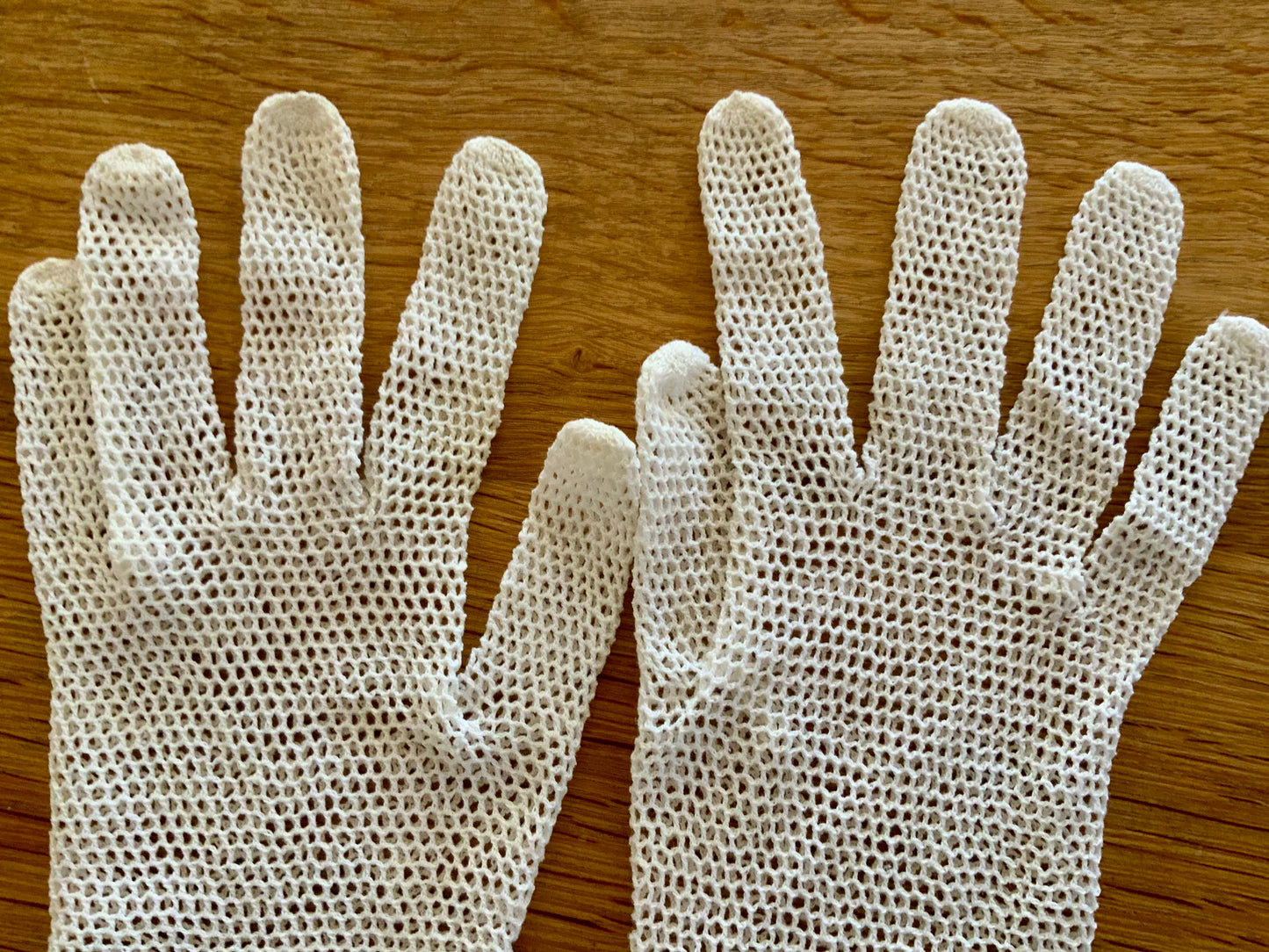 Mesh Gloves - White - 60s