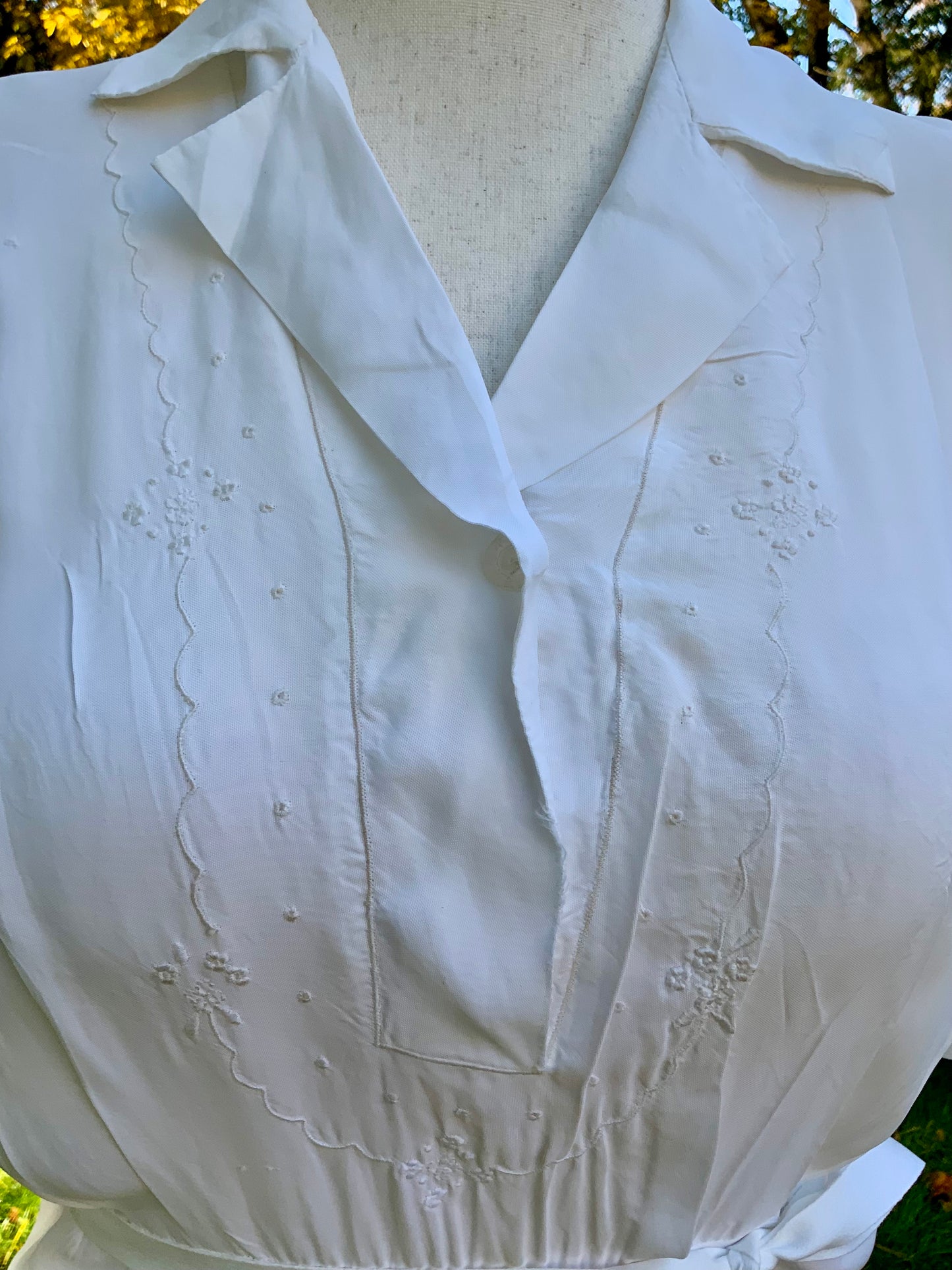 Silk Embroidered Ivory Nightgown | Bias Cut Vintage Lingerie - 40s - 40AO