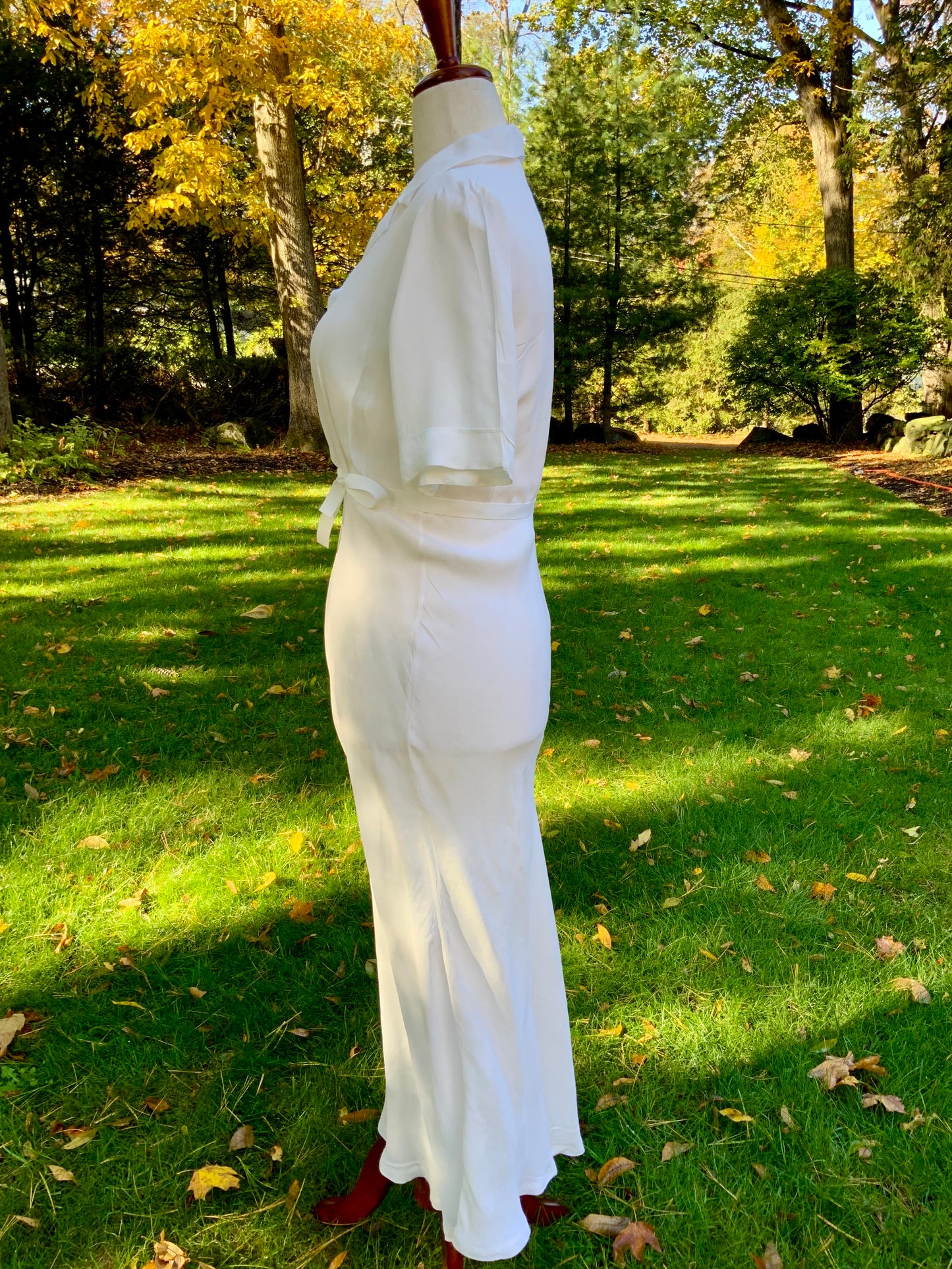 Silk Embroidered Ivory Nightgown | Bias Cut Vintage Lingerie - 40s - 40AO