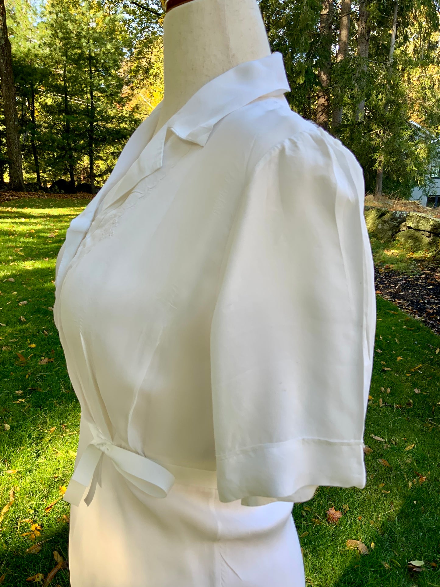 Silk Embroidered Ivory Nightgown | Bias Cut Vintage Lingerie - 40s - 40AO