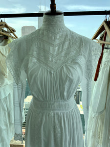 Victorian Lawn Dress - 1800 - LuluBoopVintage
